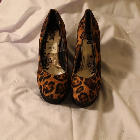 WEDGES - Picture 1 of 2